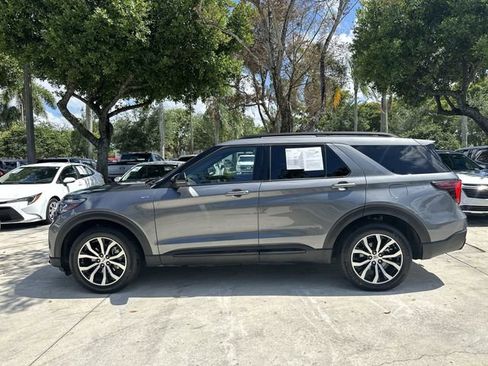 Used 2025 Ford Explorer ST-Line AWD/4WD image 28