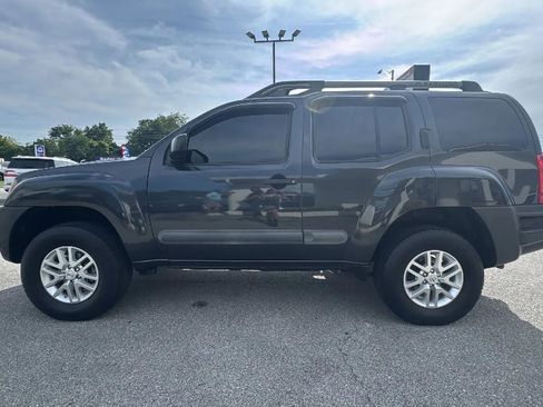 Used 2015 Nissan Xterra S RWD image 2