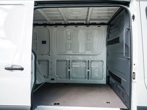 Used 2026 Mercedes-Benz Sprinter 2500 image 18