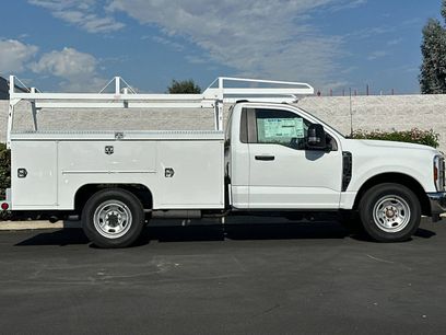 New 2025 Ford F350 XL w/ XL Chrome Package