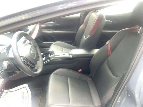 Used 2024 Toyota Prius Prime FWD image 3