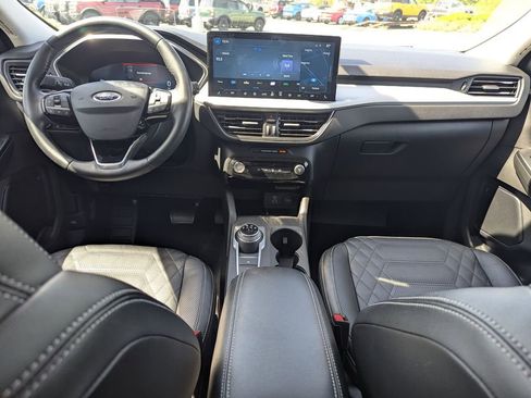 Used 2023 Ford Escape Platinum w/ Premium Technology Package AWD/4WD image 22
