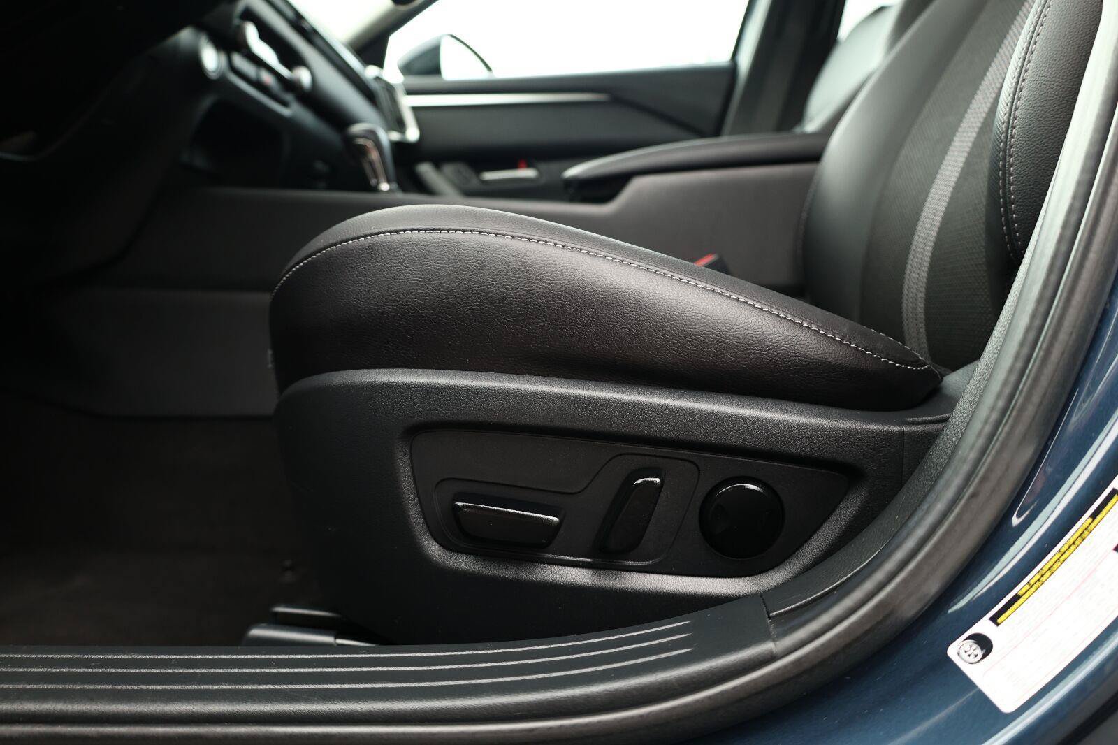Used 2026 MAZDA CX-50 AWD 2.5 S w/ Preferred Pkg image 14