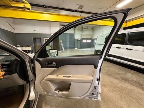 Used 2008 Ford Fusion SE FWD image 30