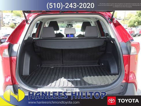 Used 2025 Toyota RAV4 XLE AWD/4WD image 10