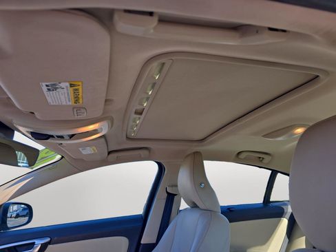 Used 2018 Volvo S60 T5 Inscription image 15