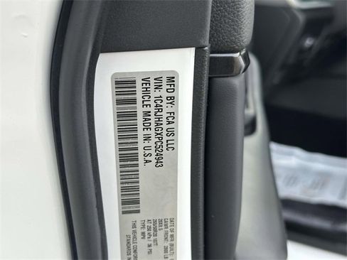 Certified 2023 Jeep Grand Cherokee Altitude image 16