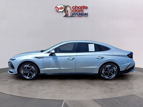 Certified 2024 Hyundai Sonata SEL w/ Convenience Package FWD image 2