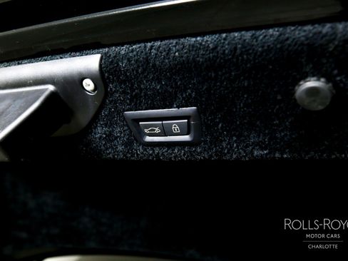 Used 2020 Rolls-Royce Wraith image 21