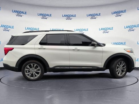 Used 2023 Ford Explorer XLT w/ Equipment Group 202A AWD/4WD image 3