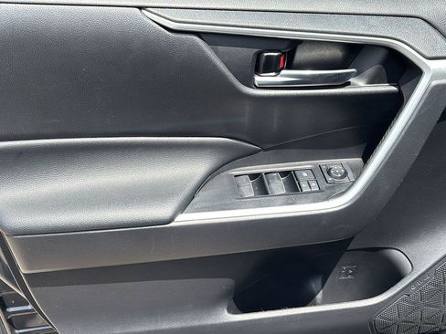 Used 2022 Toyota RAV4 XLE Premium FWD image 16