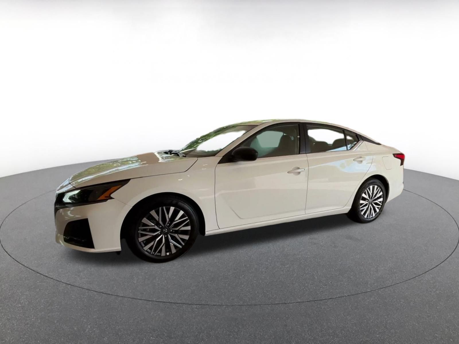 Used 2026 Nissan Altima 2.5 SV FWD image 6