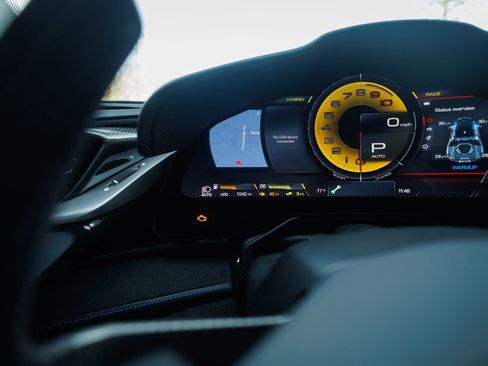 Used 2022 Ferrari SF90 Stradale image 60