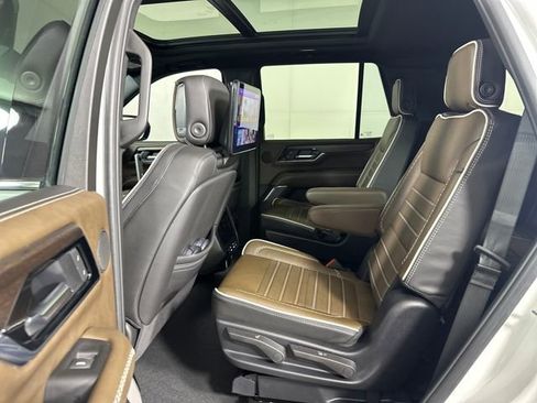 Used 2025 GMC Yukon Denali Ultimate w/ LPO, Floor Liner Package image 25