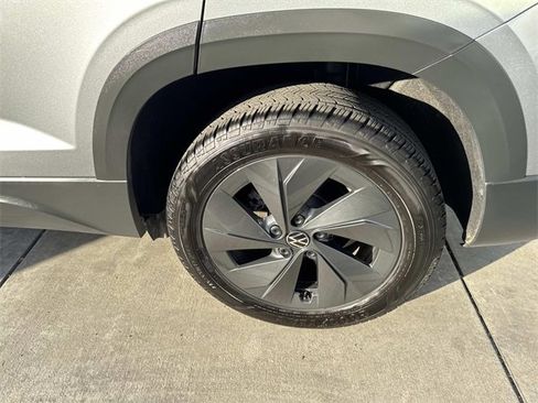 Certified 2025 Volkswagen Taos S image 6