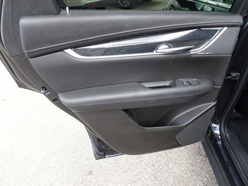 Used 2020 Cadillac XT5 Premium Luxury AWD/4WD image 17