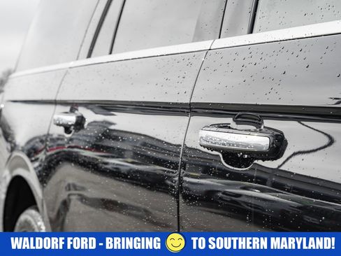 Used 2022 Ford Expedition Max Platinum image 19