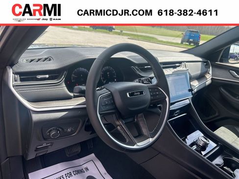 New 2026 Jeep Grand Cherokee Altitude AWD/4WD image 9