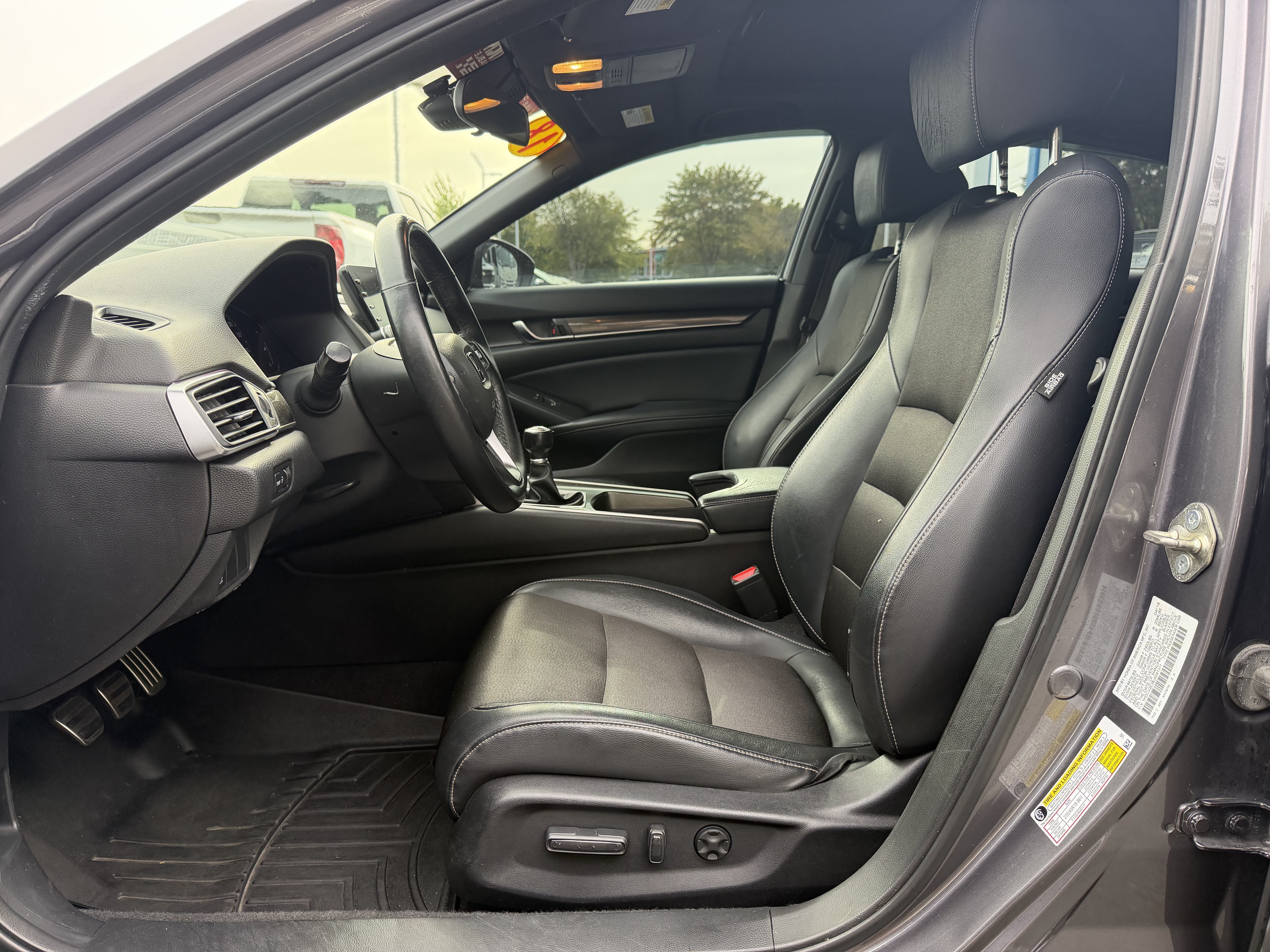 Used 2018 Honda Accord Sport image 16
