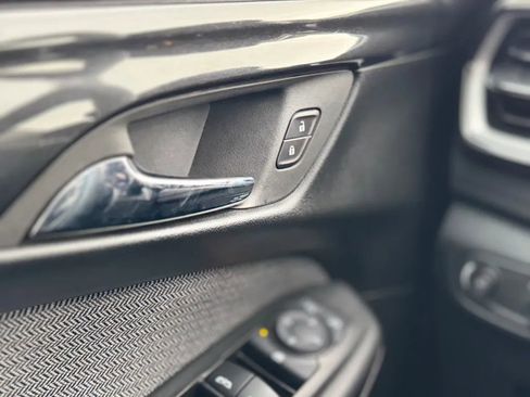 Used 2024 Chevrolet TrailBlazer LT w/ LT Cold Weather Package image 22