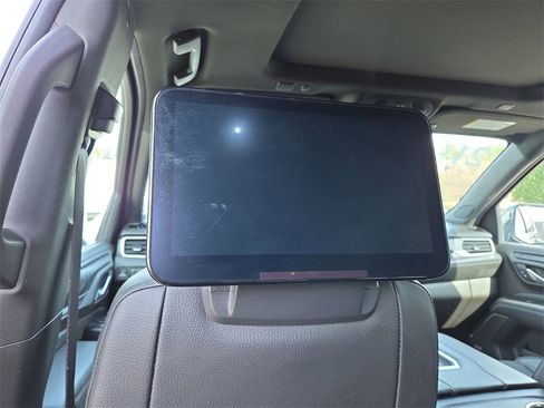 Used 2021 GMC Yukon XL Denali w/ Denali Premium Package image 15