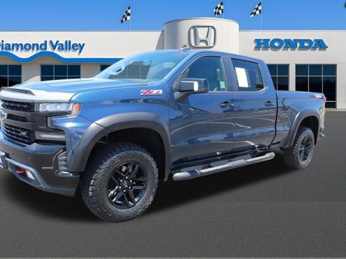Used 2020 Chevrolet Silverado 1500 LT Trail Boss AWD/4WD image 3