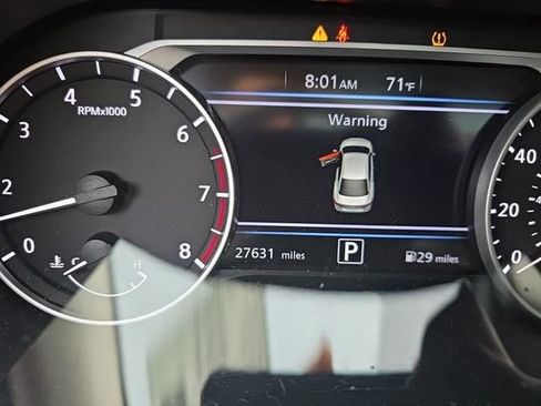 Used 2024 Nissan Sentra SR w/ SR Premium Package FWD image 9
