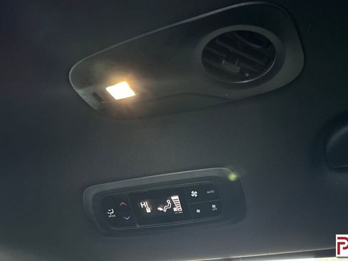 Used 2019 Chrysler Pacifica Touring Plus w/ S Appearance Package image 16