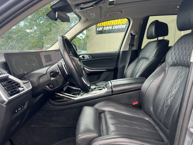 Used 2025 BMW X7 xDrive40i AWD/4WD image 4