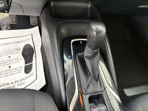 Used 2020 Toyota Corolla LE image 16