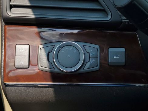 Used 2014 Lincoln MKX AWD w/ Equipment Group 102A image 9