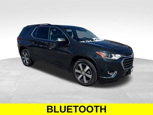 Used 2021 Chevrolet Traverse LT w/ LT Premium Package image 8