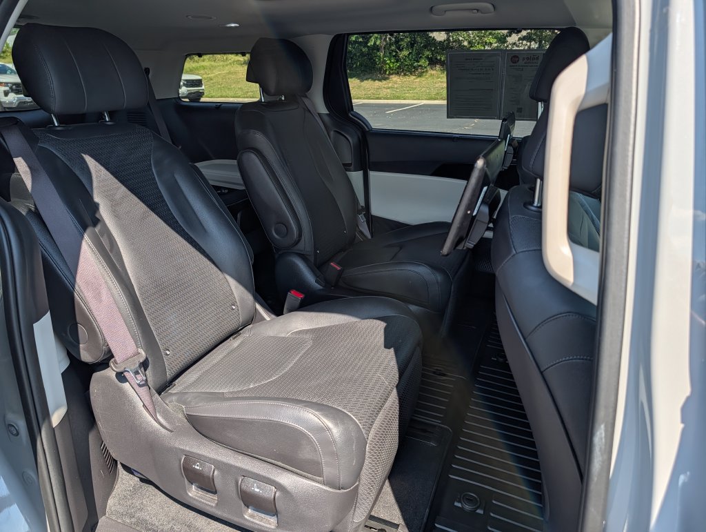 Used 2024 Kia Carnival SX Prestige FWD image 16