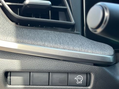 Certified 2025 Nissan Kicks SV image 28