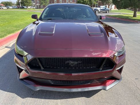 Used 2018 Ford Mustang GT w/ Black Accent Pkg RWD image 9
