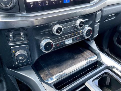 Used 2024 Ford F250 Lariat w/ Lariat Ultimate Package AWD/4WD image 25