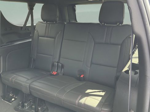 Used 2023 Chevrolet Suburban RST RWD image 29