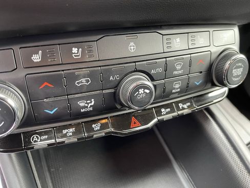 Used 2024 Dodge Durango GT image 38