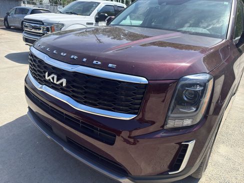 Used 2022 Kia Telluride S image 1