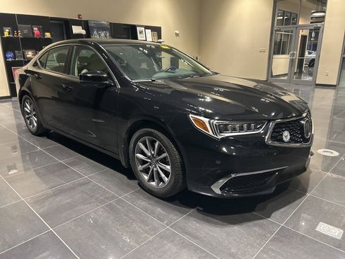 Used 2018 Acura TLX image 3