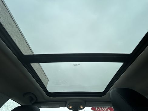 Used 2018 Jeep Compass Limited w/ Navigation Group image 19