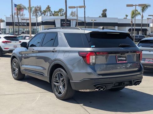 Used 2025 Ford Explorer ST AWD/4WD image 8
