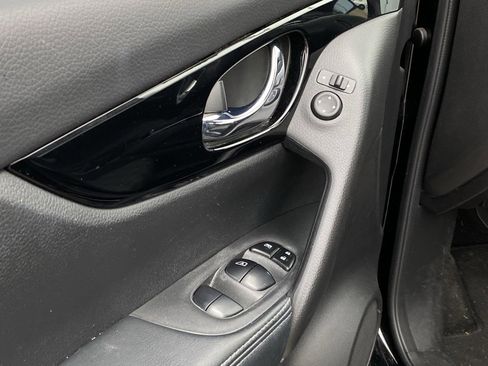 Used 2019 Nissan Rogue Sport SV w/ Technology Package image 11