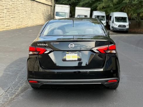 Used 2021 Nissan Versa S FWD image 5