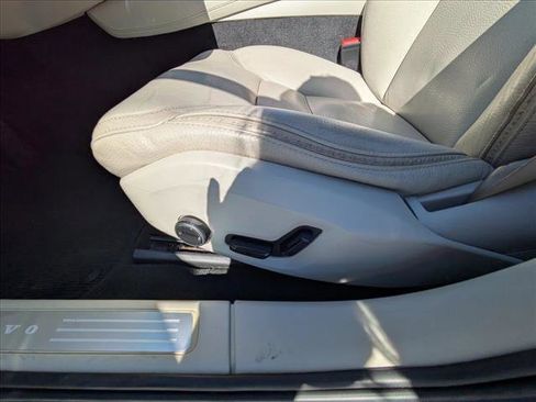 Used 2019 Volvo V90 T5 Cross Country w/ Advanced Package image 16