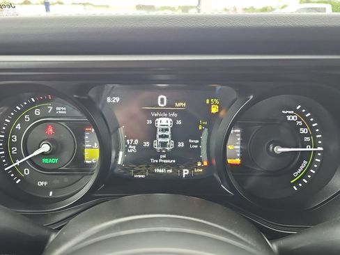 Used 2024 Jeep Wrangler Unlimited Rubicon 4xe w/ Technology Group AWD/4WD image 18