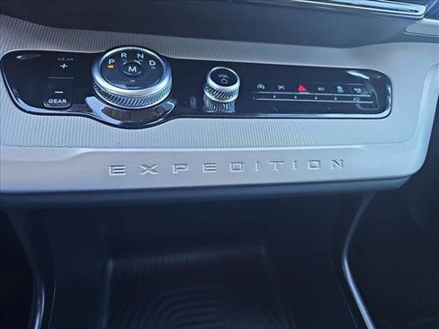 New 2025 Ford Expedition Active image 21