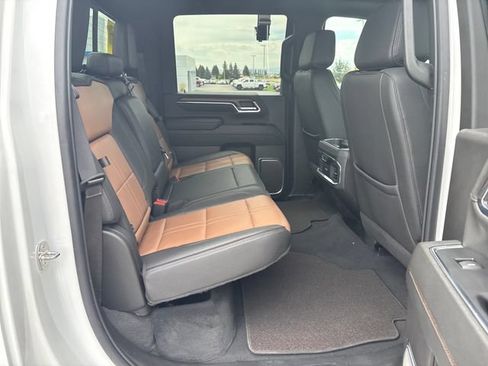 Certified 2024 Chevrolet Silverado 2500 High Country w/ High Country Premium Package AWD/4WD image 24