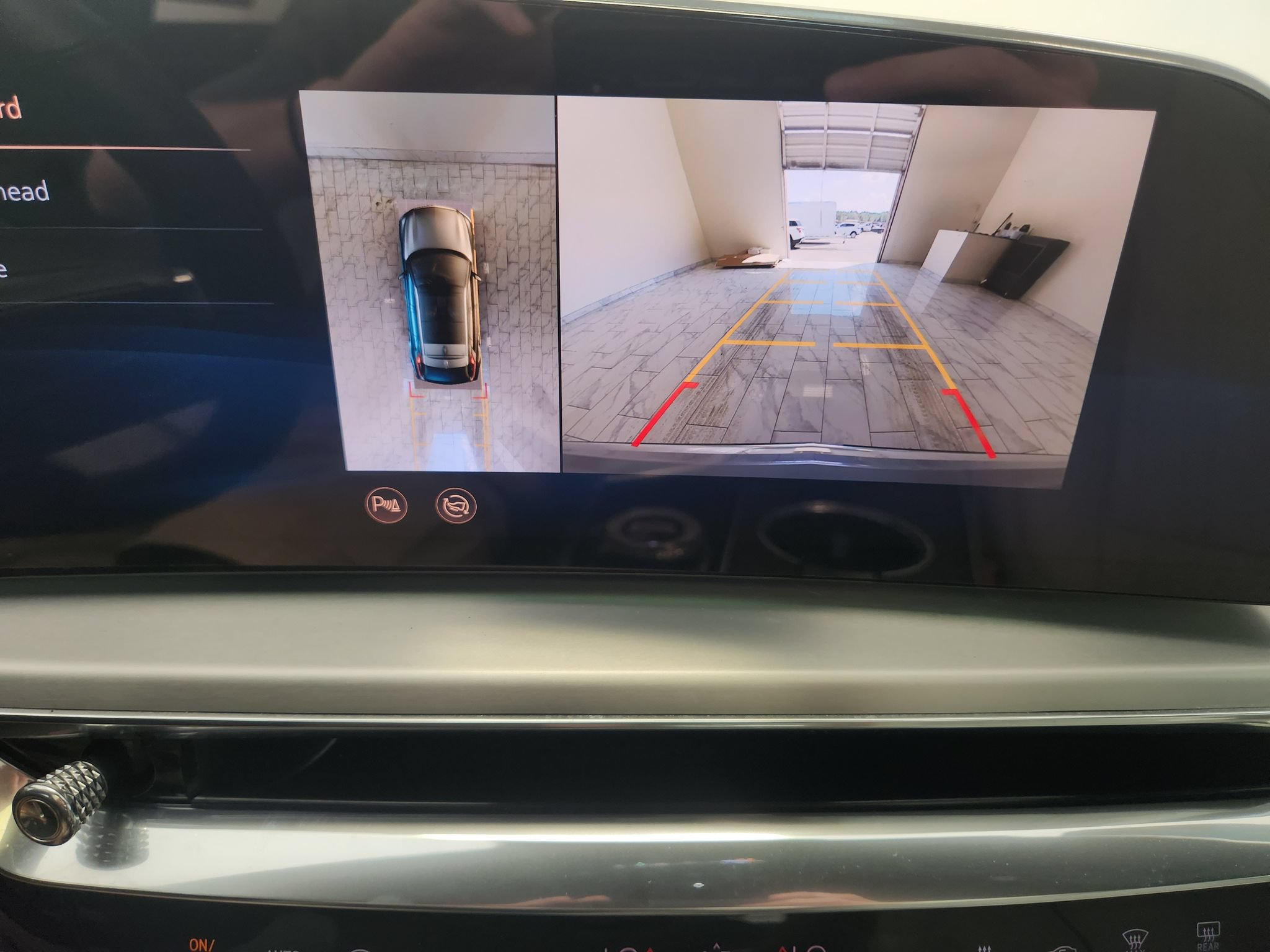 Used 2024 Cadillac Lyriq Luxury w/ LPO, Floor Liner Package RWD image 16