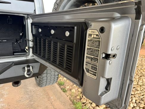 Used 2018 Jeep Wrangler Unlimited Sport S AWD/4WD image 21